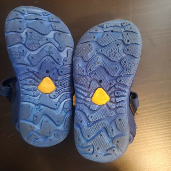 Kid's Ridger Swiftwater sandal sz 6/7 - Picture 7 of 8